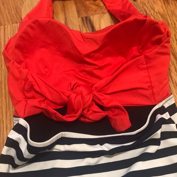 Beautiful One Piece Swim Suit! 🌺 - Picture 3 of 5